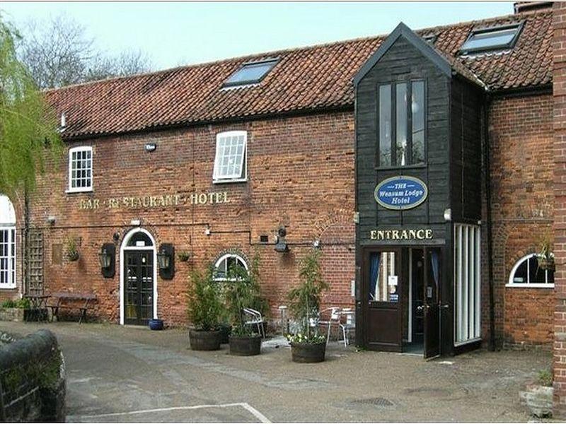 The Wensum Lodge Hotel Фейкънам Екстериор снимка