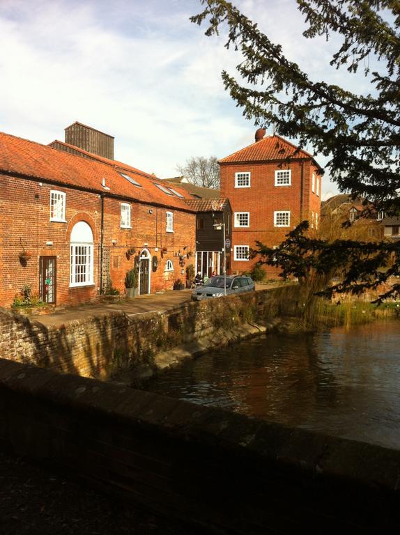 The Wensum Lodge Hotel Фейкънам Екстериор снимка